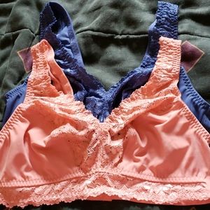 SOLDSet of 2 Breezies Unlined Bras